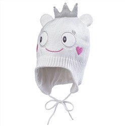 Little girls hat with crown detail